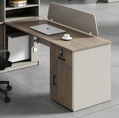 現代の商用オフィス家具 コンピュータ 作業台 エグゼクティブ オフィス デスク マネージャー デスク